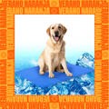 Manta refrescante para mascotas con perro